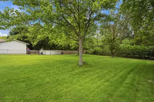 890 Yorkshire Dr, Hanover Park, IL 60133 - Photo 23