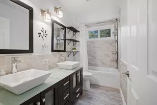 890 Yorkshire Dr, Hanover Park, IL 60133 - Photo 11