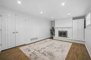 890 Yorkshire Dr, Hanover Park, IL 60133 - Photo 15