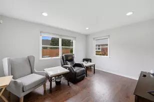 389 Michael John Dr, Park Ridge, IL 60068 - Photo 11