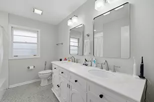 389 Michael John Dr, Park Ridge, IL 60068 - Photo 15