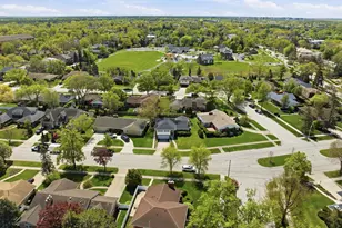 389 Michael John Dr, Park Ridge, IL 60068 - Photo 37