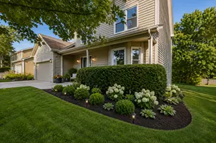 2541 Cheshire Dr, Aurora, IL 60504 - Photo 3