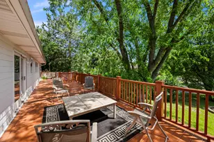 881 Woodhollow Ln, Buffalo Grove, IL 60089 - Photo 19