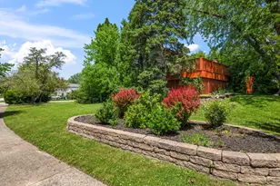 881 Woodhollow Ln, Buffalo Grove, IL 60089 - Photo 21