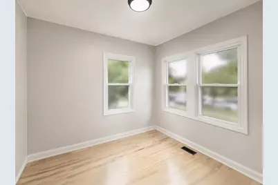 110 E 56th Street, Westmont, IL 60559 - Photo 9