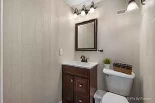 1341 W Sturbridge Dr, Hoffman Estates, IL 60192 - Photo 25