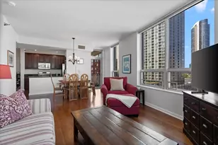 330 W Grand Ave, Chicago, IL 60654 - Photo 11