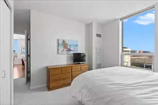 330 W Grand Ave, Chicago, IL 60654 - Photo 13