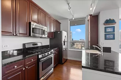 330 W Grand Avenue #1104, Chicago, IL 60654 - Photo 3