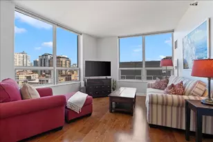 330 W Grand Ave, Chicago, IL 60654 - Photo 9