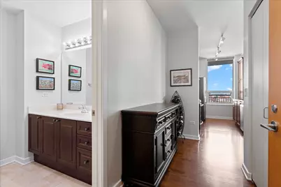 330 W Grand Avenue #1104, Chicago, IL 60654 - Photo 5