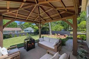 600 S Springinsguth Rd, Schaumburg, IL 60193 - Photo 3