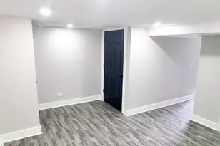8822 S Kenwood Ave, Chicago, IL 60619 - Photo 21