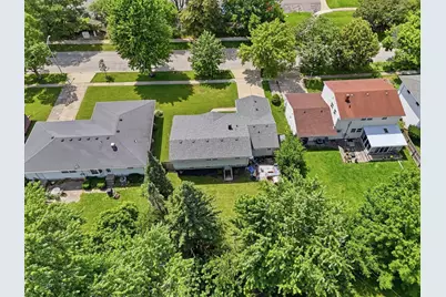 256 Walnut Drive, Saint Charles, IL 60174 - Photo 33