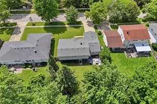 256 Walnut Dr, Saint Charles, IL 60174 - Photo 33