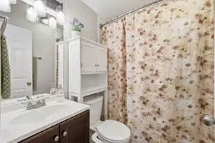 256 Walnut Dr, Saint Charles, IL 60174 - Photo 13