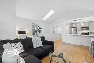 667 W Division St, Chicago, IL 60610 - Photo 9
