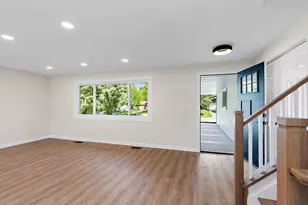 1005 Carlton Ln, Schaumburg, IL 60193 - Photo 3
