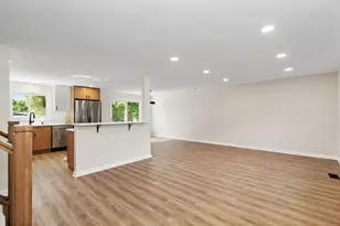 1005 Carlton Ln, Schaumburg, IL 60193 - Photo 9