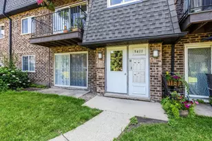 9411 Bay Colony Dr, Des Plaines, IL 60016 - Photo 1