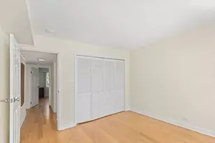 9411 Bay Colony Dr, Des Plaines, IL 60016 - Photo 11