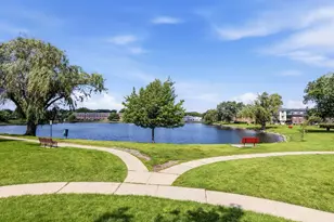 9411 Bay Colony Dr, Des Plaines, IL 60016 - Photo 13