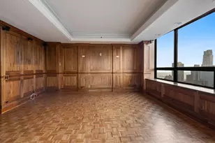 180 E Pearson St, Chicago, IL 60611 - Photo 15