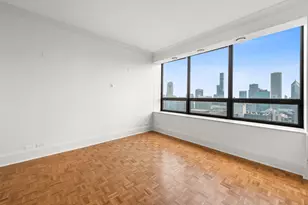 180 E Pearson St, Chicago, IL 60611 - Photo 23