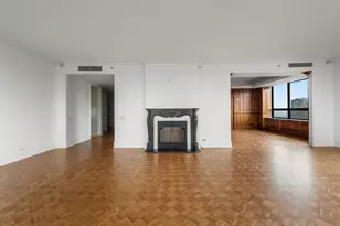 180 E Pearson St, Chicago, IL 60611 - Photo 7