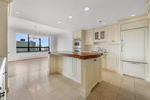 180 E Pearson St, Chicago, IL 60611 - Photo 11