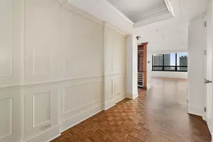 180 E Pearson St, Chicago, IL 60611 - Photo 3