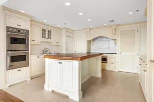 180 E Pearson St, Chicago, IL 60611 - Photo 9