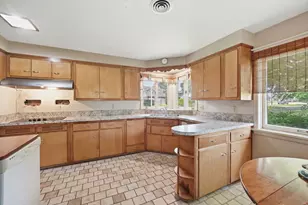 510 N 3rd St, Malta, IL 60150 - Photo 9