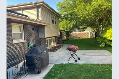 17141 Maryland Avenue S, South Holland, IL 60473 - Photo 3