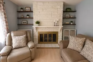 23W563 Woodworth Pl, Roselle, IL 60172 - Photo 9
