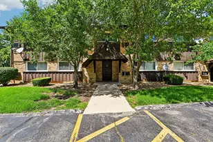 2220 Arbor Cir, Downers Grove, IL 60515 - Photo 1