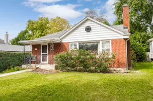 122 S Quincy St, Hinsdale, IL 60521 - Photo 1