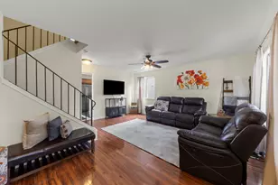1142 Greensfield Dr, Naperville, IL 60563 - Photo 3