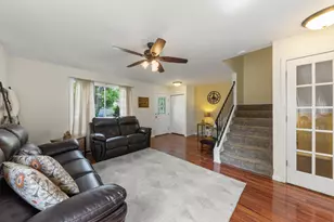 1142 Greensfield Dr, Naperville, IL 60563 - Photo 5