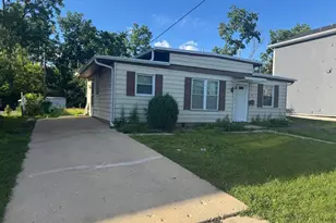 28 W Willow St, Lombard, IL 60148 - Photo 3