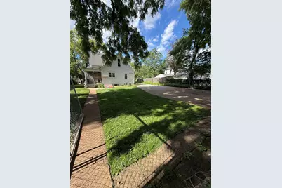 916 Pleasant Street, Dekalb, IL 60115 - Photo 3