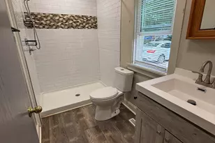 916 Pleasant St, Dekalb, IL 60115 - Photo 11
