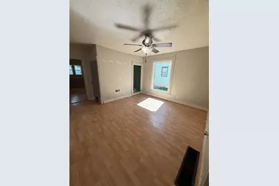 916 Pleasant Street, Dekalb, IL 60115 - Photo 5