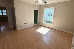 916 Pleasant St, Dekalb, IL 60115 - Photo 5