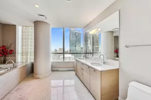 340 E Randolph St, Chicago, IL 60601 - Photo 25