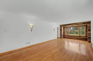 11011 S Ave L, Chicago, IL 60617 - Photo 9