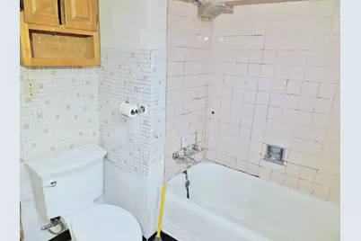 10437 S Avenue H, Chicago, IL 60617 - Photo 13