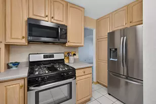 2078 Arleen Ct, Schaumburg, IL 60194 - Photo 7