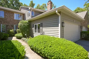854 Saddlewood Dr, Glen Ellyn, IL 60137 - Photo 7